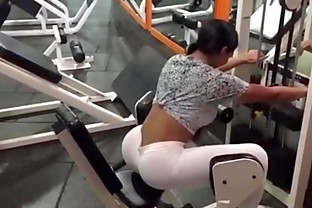Armenian Bubble Butt Tight Spandex Showing Camel Toe In Gym
