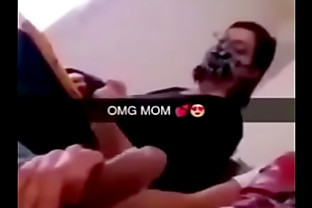 Madre masturba a su hijo 95 sec