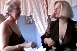 Two Grannies play in Lingerie and Stockings